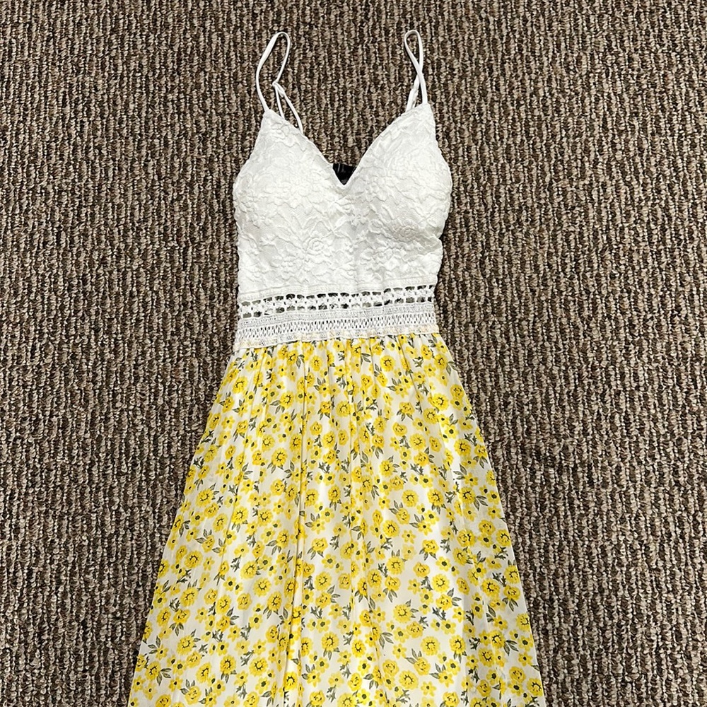 BRAND NEW size small dress NEVER WORN STILL TAGGED